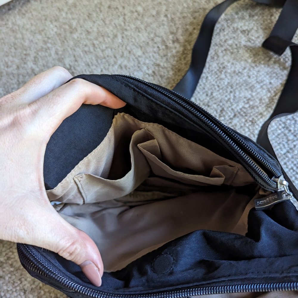 Baggallini Cross Body Bag - Picture 5 of 7